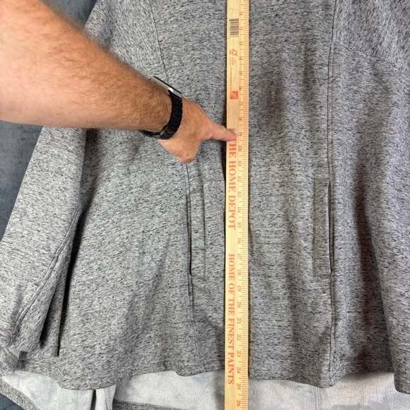 UGG Gray Women's Cozy Poncho in M/L —in gorgeous condition! - Picture 9 of 11